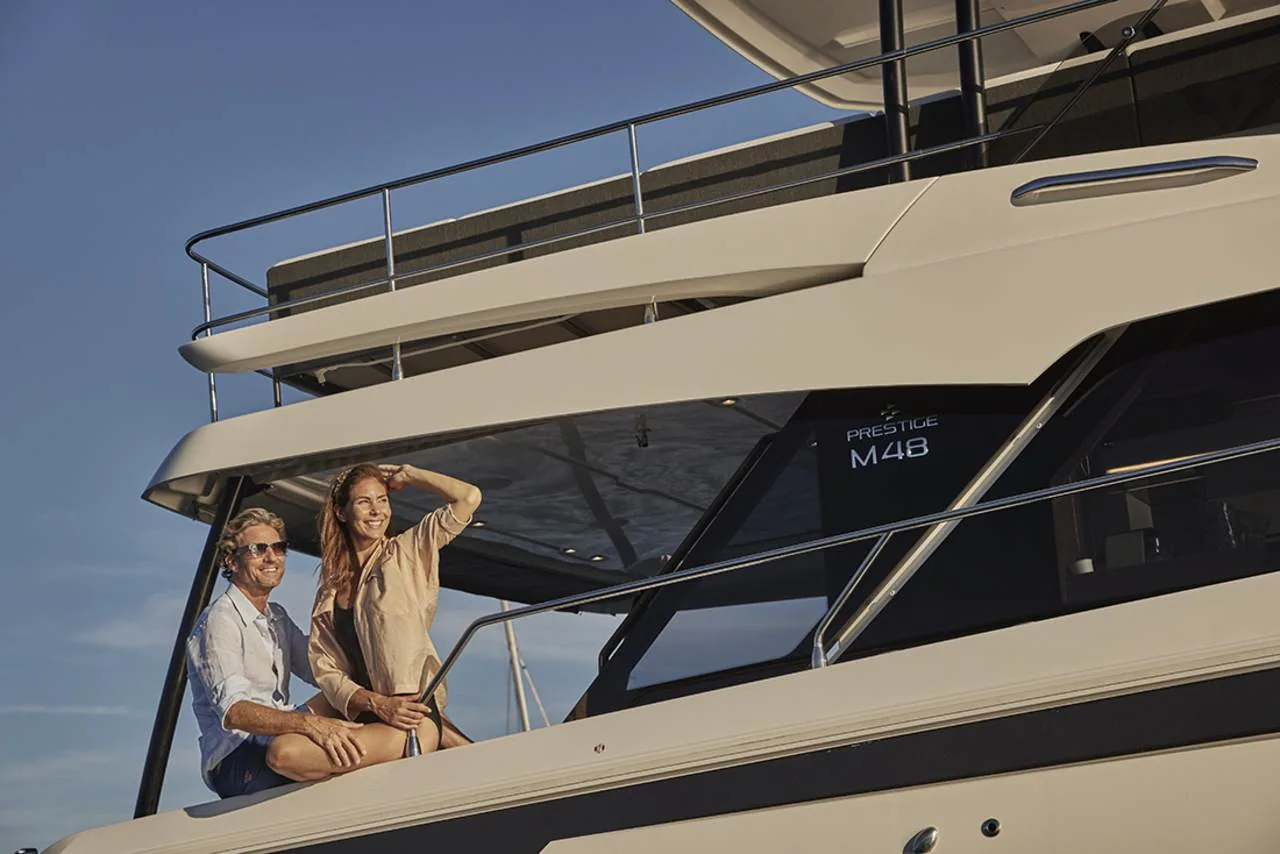 Prestige M48 dettaglio esterno e vetrate laterali
