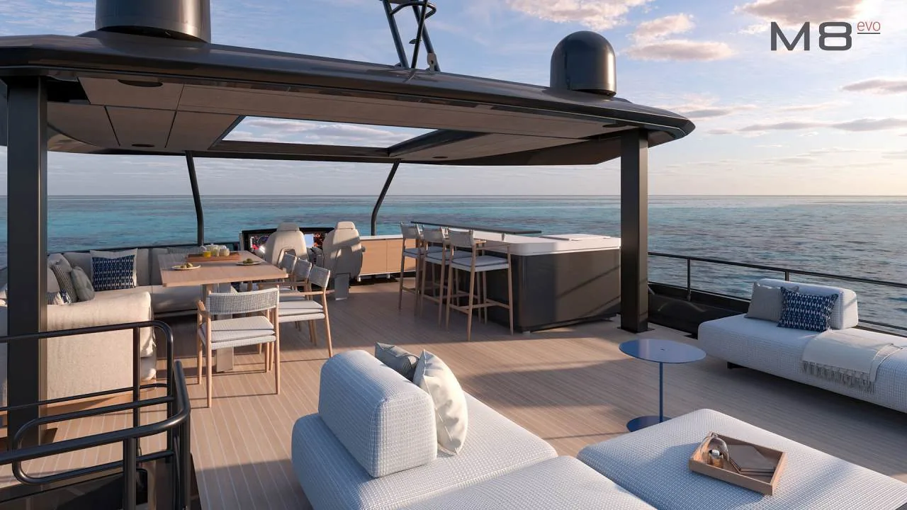 Prestige M8 EVO flybridge ufficiale Prestige